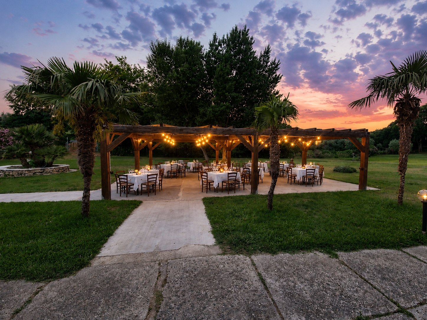 Terrazza del ristorante al tramonto